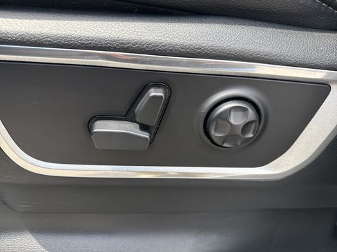 Used 2021 RAM 1500 Laramie AWD/4WD image 10