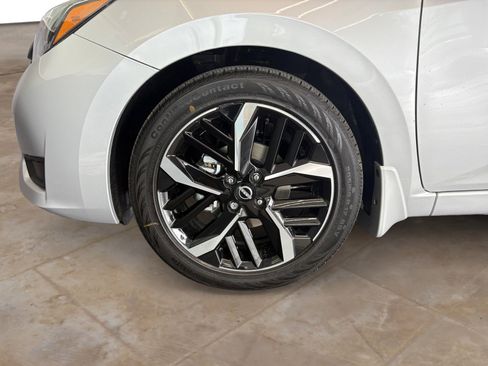 New 2025 Nissan Versa SR image 26