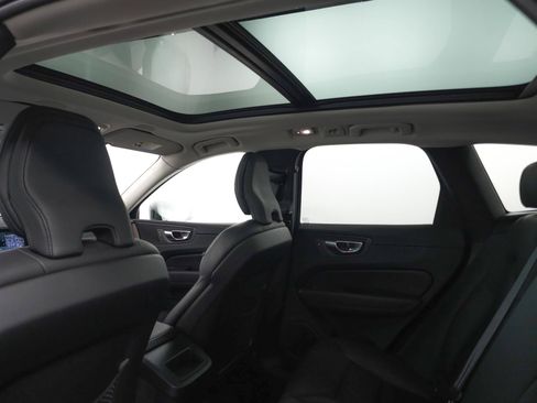 Used 2023 Volvo XC60 B5 Plus AWD/4WD image 6
