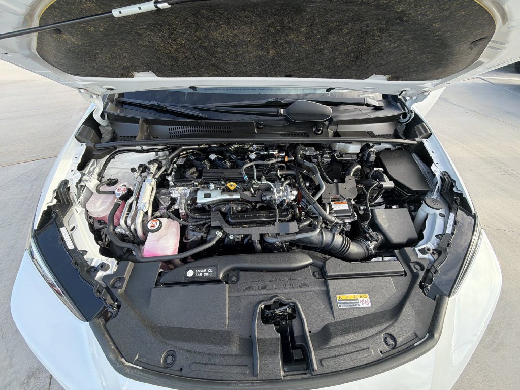 Certified 2026 Toyota Prius Plug-In Hybrid FWD image 32