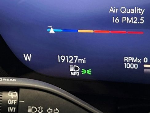 Used 2025 Buick Enclave Preferred image 22