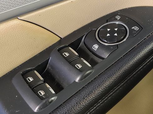 Used 2017 Ford Explorer XLT w/ Equipment Group 202A FWD image 27