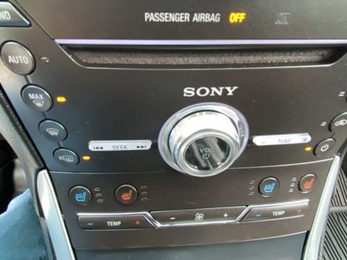 Used 2018 Ford Edge Titanium w/ Equipment Group 301A AWD/4WD image 28