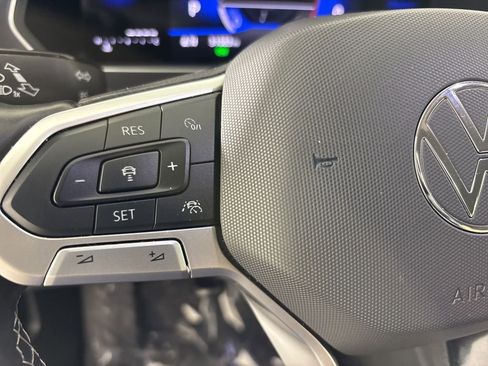 Used 2024 Volkswagen Tiguan SE FWD image 30