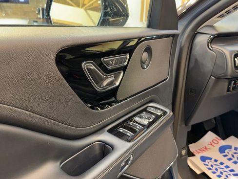 Used 2025 Lincoln Aviator AWD image 26