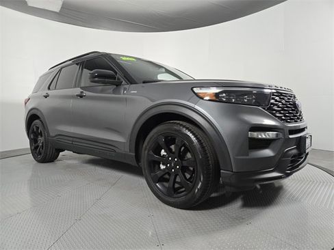 Used 2023 Ford Explorer ST-Line w/ Class IV Trailer Tow Package image 2