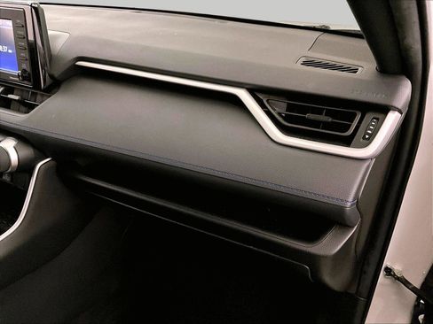 Used 2022 Toyota RAV4 SE w/ Convenience Package image 15