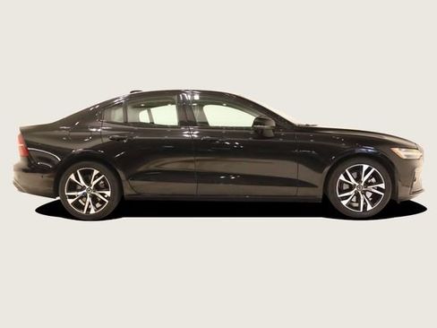 Used 2024 Volvo S60 B5 Plus image 4