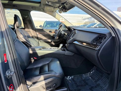 Used 2016 Volvo XC90 T6 Momentum w/ Momentum Plus Package image 16