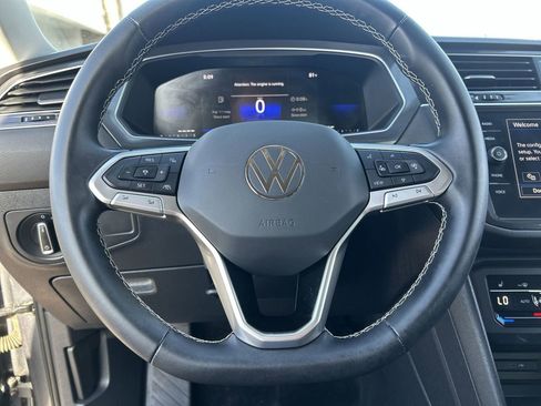 Certified 2023 Volkswagen Tiguan SE image 19
