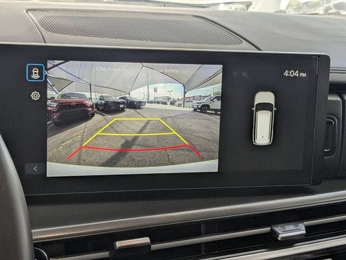 Used 2025 Hyundai Santa Fe SEL FWD image 19