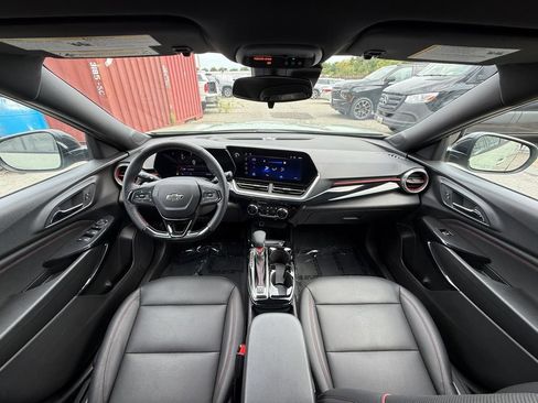 Used 2024 Chevrolet Trax RS w/ Driver Confidence Package FWD image 22