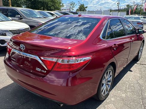 Used 2017 Toyota Camry XLE FWD image 5