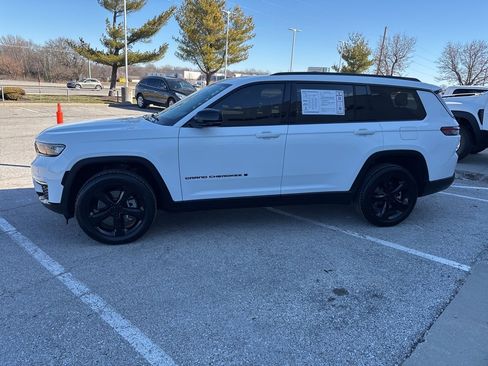 Used 2021 Jeep Grand Cherokee L Limited image 16
