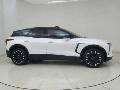 Used 2025 Chevrolet Blazer EV RS image 65