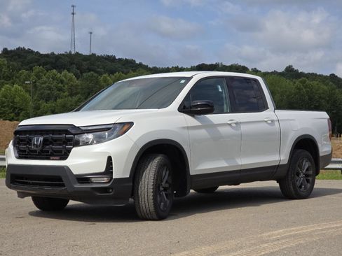 Used 2024 Honda Ridgeline Sport image 13