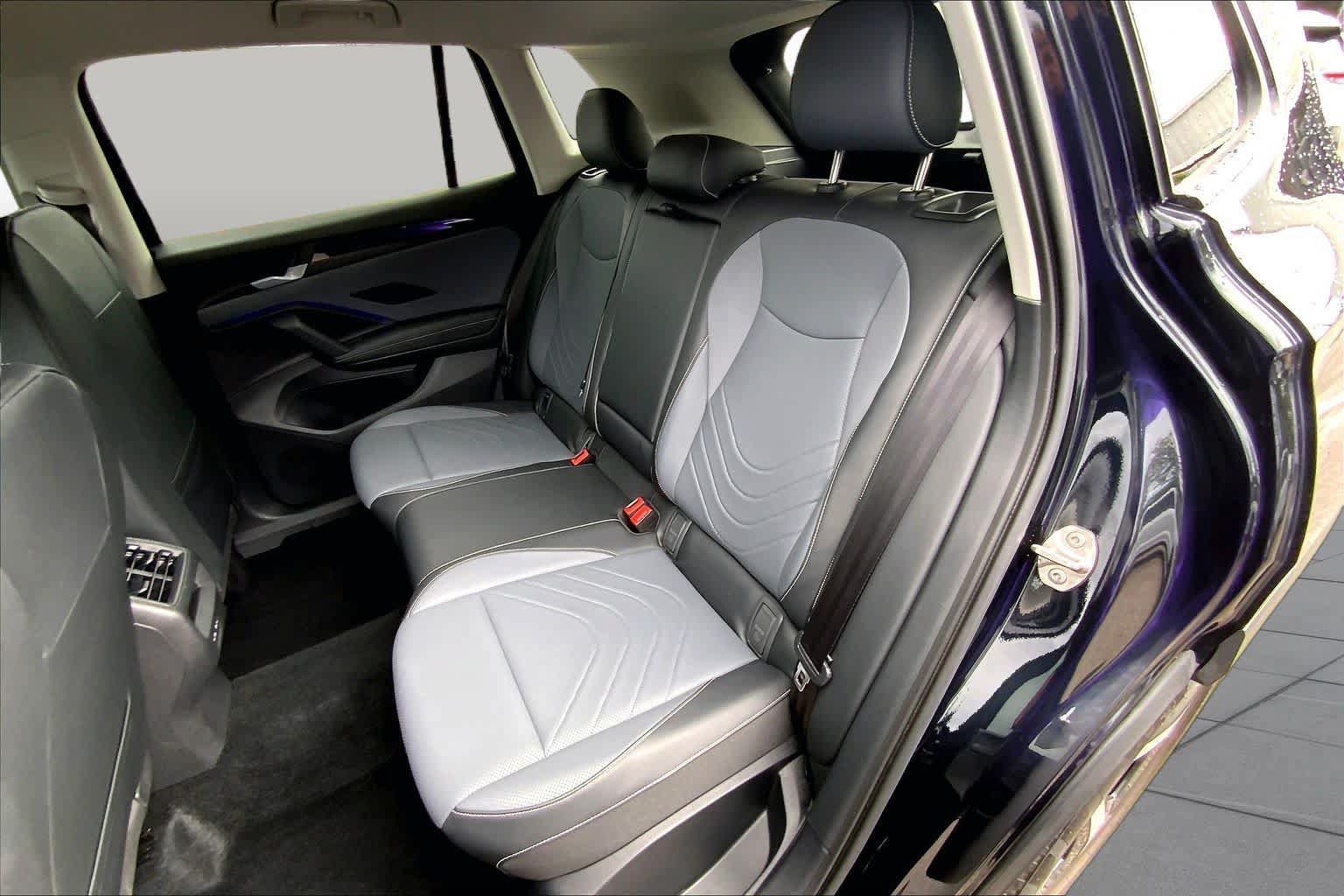 Used 2026 Volkswagen Tiguan SE FWD image 21
