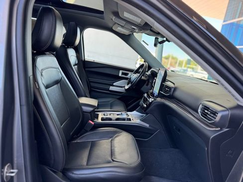 Used 2022 Ford Explorer Limited w/ Limited Technology Package AWD/4WD image 30