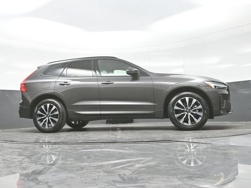 Used 2024 Volvo XC60 B5 Plus AWD/4WD image 27