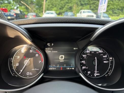 Used 2023 Alfa Romeo Giulia Veloce AWD/4WD image 19
