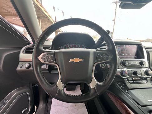 Used 2015 Chevrolet Suburban LTZ image 9