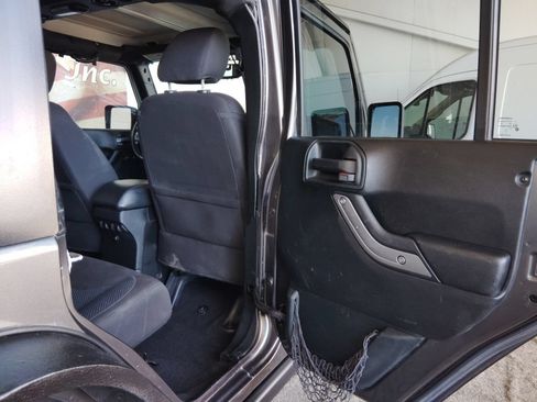 Used 2017 Jeep Wrangler Unlimited Sport AWD/4WD image 14