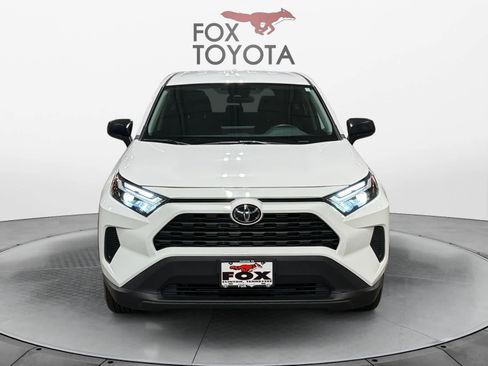 Used 2025 Toyota RAV4 LE AWD/4WD image 9