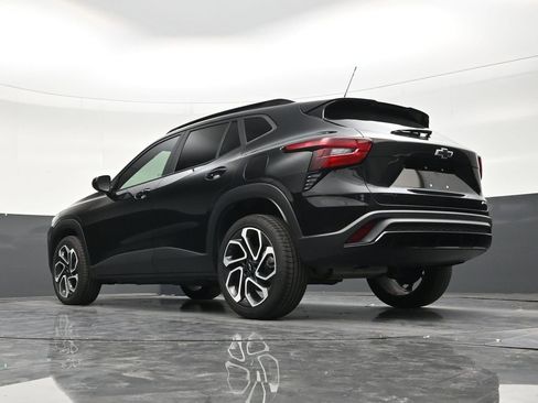 Used 2024 Chevrolet Trax RS FWD image 22