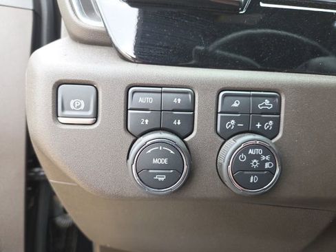 Used 2025 Chevrolet Silverado 2500 LT w/ Texas Edition image 11