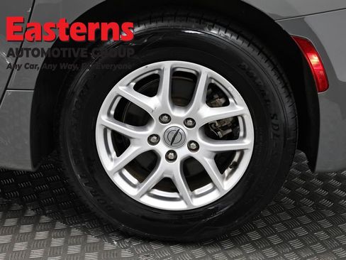 Used 2023 Chrysler Pacifica Touring-L FWD image 34
