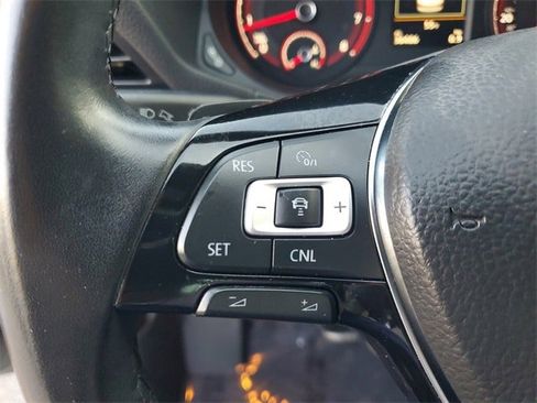 Certified 2022 Volkswagen Passat 2.0T R-Line image 19