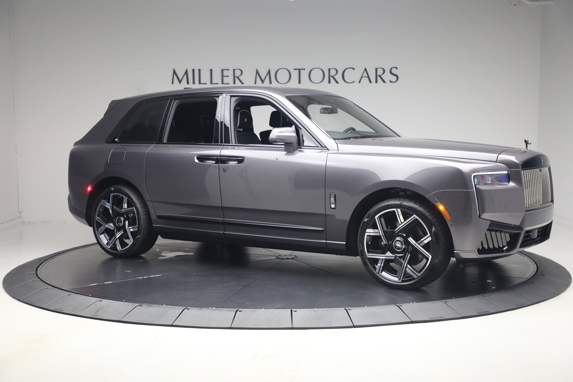 New 2027 Rolls-Royce Cullinan Black Badge AWD/4WD image 11
