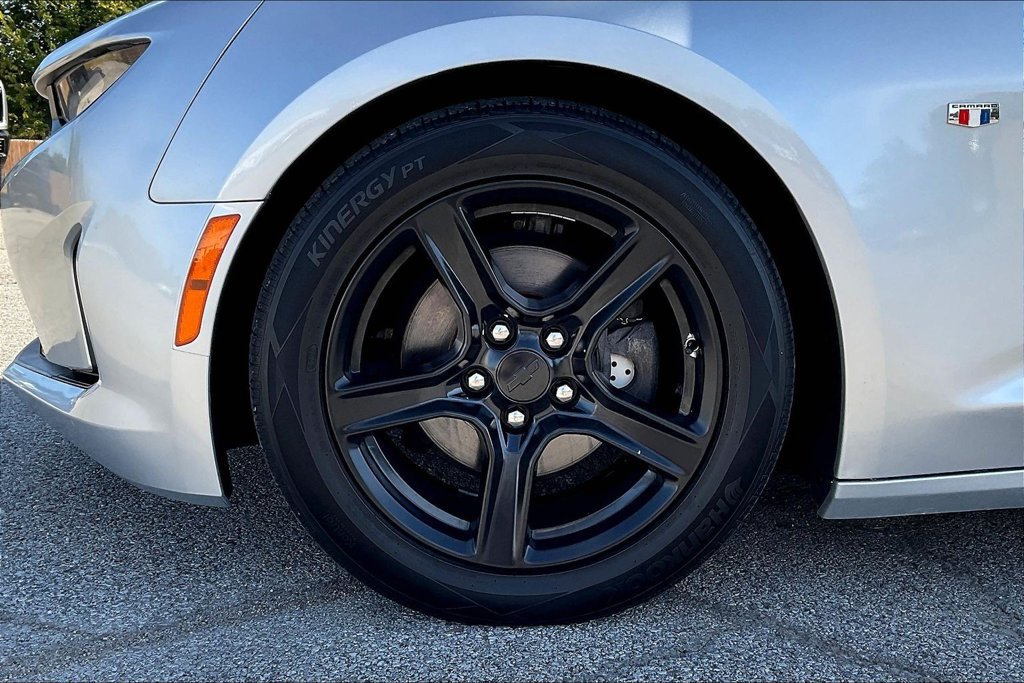 Used 2019 Chevrolet Camaro LT RWD image 26