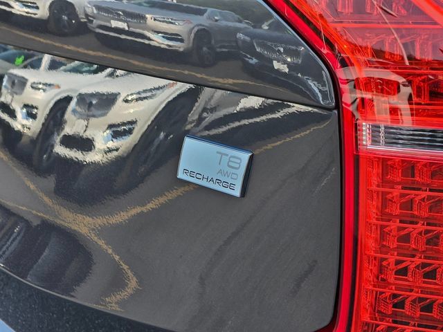 Certified 2024 Volvo XC90 T8 Plus w/ Protection Package Premier AWD/4WD image 11