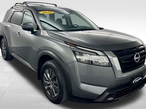 Used 2022 Nissan Pathfinder SV w/ SV Premium Package image 3