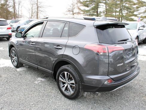 Used 2017 Toyota RAV4 XLE image 9