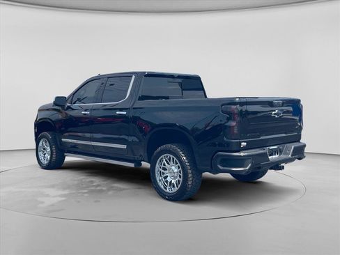 Used 2024 Chevrolet Silverado 1500 High Country w/ High Country Premium Package AWD/4WD image 5