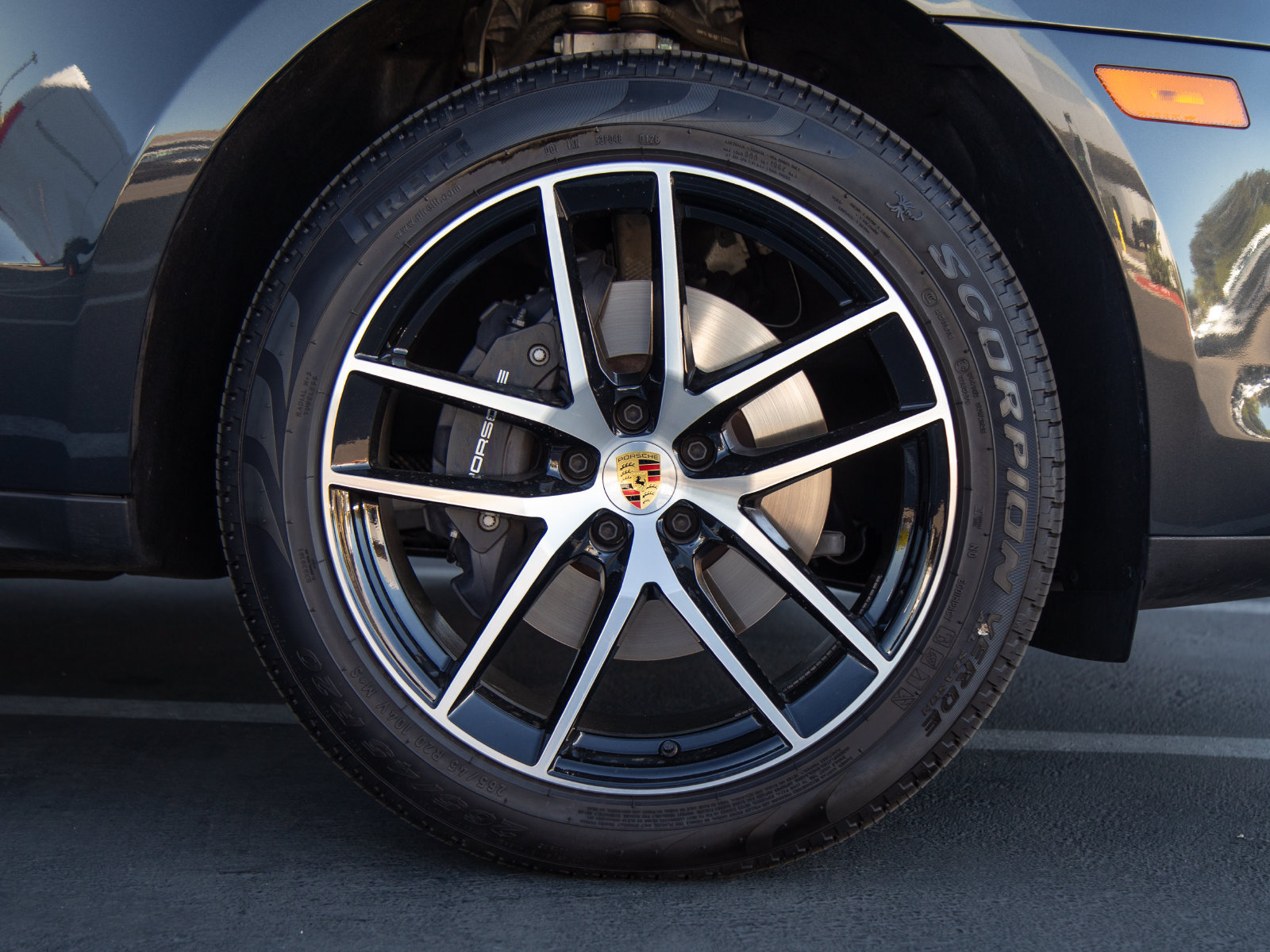 Certified 2026 Porsche Macan AWD/4WD image 12