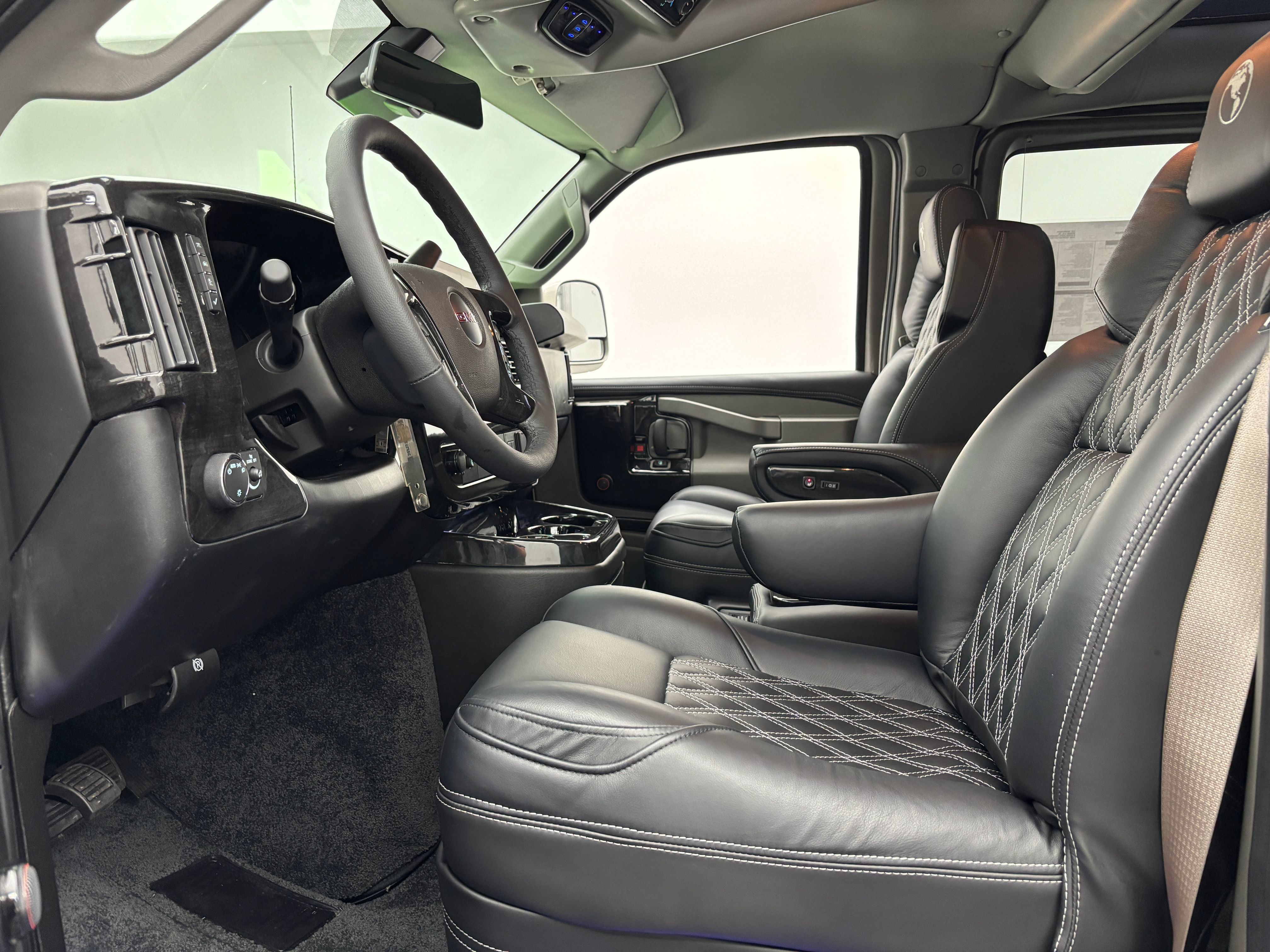 New 2026 GMC Savana 2500 w/ Driver Convenience Package RWD image 19