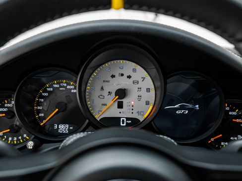 Used 2018 Porsche 911 GT3 RWD image 49