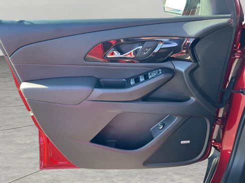 Used 2023 Chevrolet Traverse RS image 25