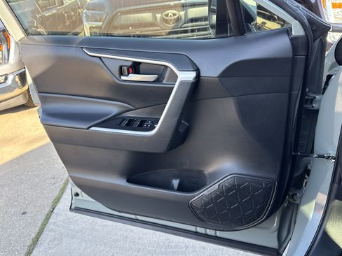 Used 2023 Toyota RAV4 XLE Premium image 24