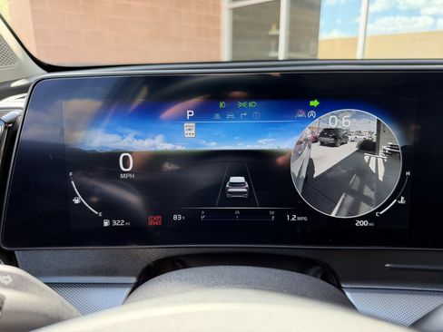 Used 2025 Kia Sportage SX image 18