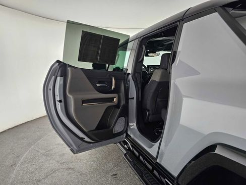 Used 2025 GMC Hummer EV 3X w/ Extreme Off-Road Package image 16