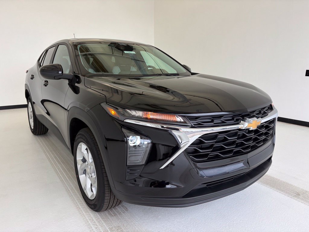 New 2026 Chevrolet Trax LS w/ LS Convenience Package FWD image 13