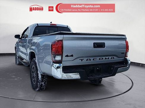 Certified 2018 Toyota Tacoma SR5 image 3