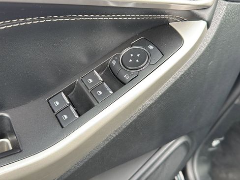 Used 2022 Ford Explorer XLT w/ Equipment Group 202A image 29