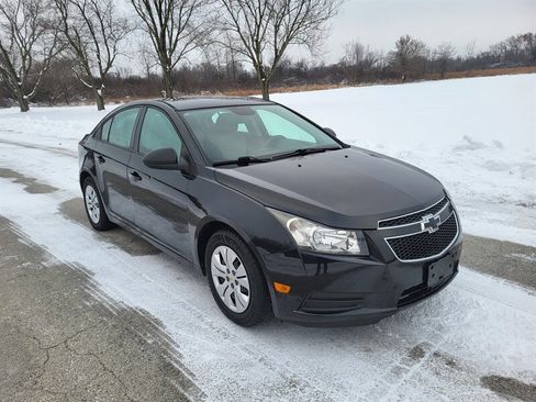 Used 2013 Chevrolet Cruze LS image 5