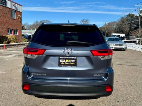 Used 2019 Toyota Highlander XLE image 7