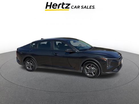 Used 2025 Kia K4 LXS image 1